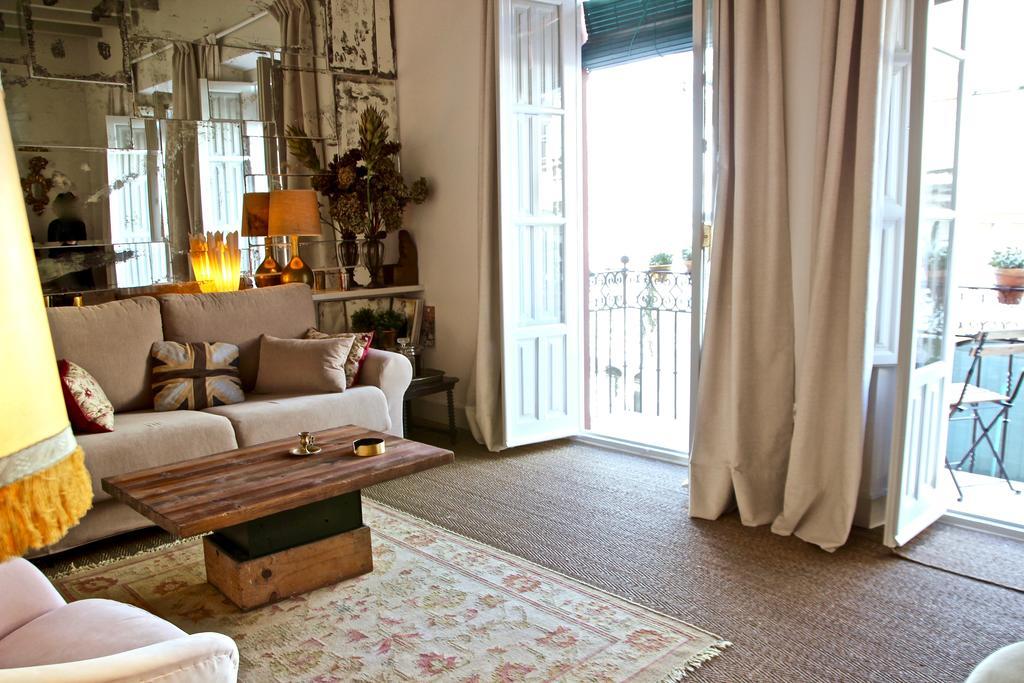 Eva Recommends Sentencia * Sevilha